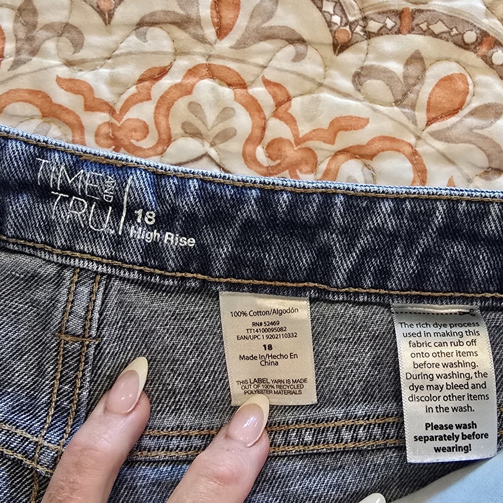 Time and Tru Blue Distressed Jean Shorts Size 18 - Picture 2 of 3